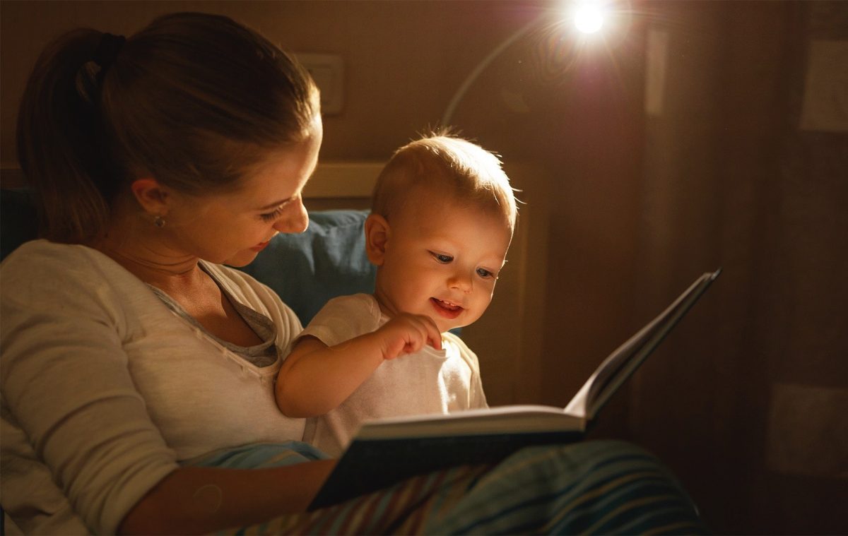 mother-and-baby-child-reading
