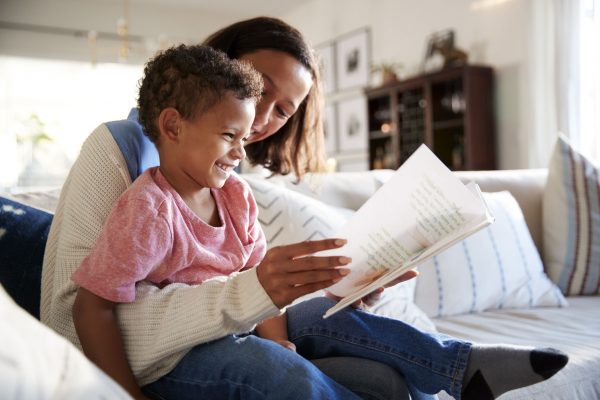 mom-reading-to-child